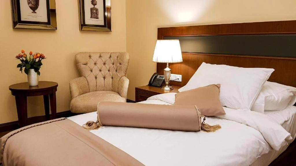 Hotel Michael'S Palace Кошице Экстерьер фото